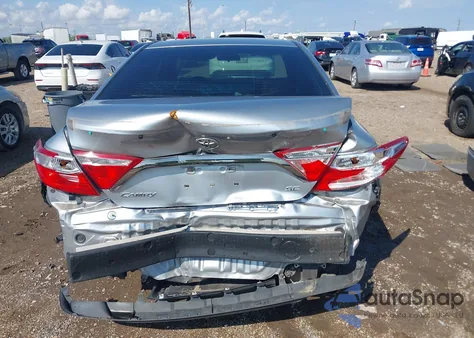 2015 Toyota Camry Se z USA, uszkodzony, nr VIN 4T1BF1FK4FU481406